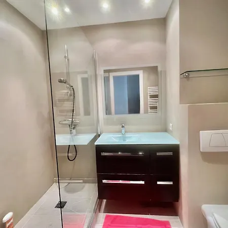 June 2 Bedrooms With Pool By Welcome To Lägenhet