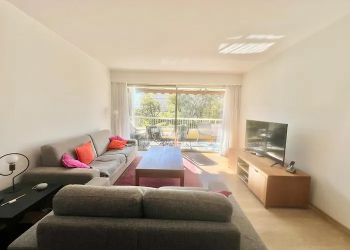 June 2 Bedrooms With Pool * Cannes