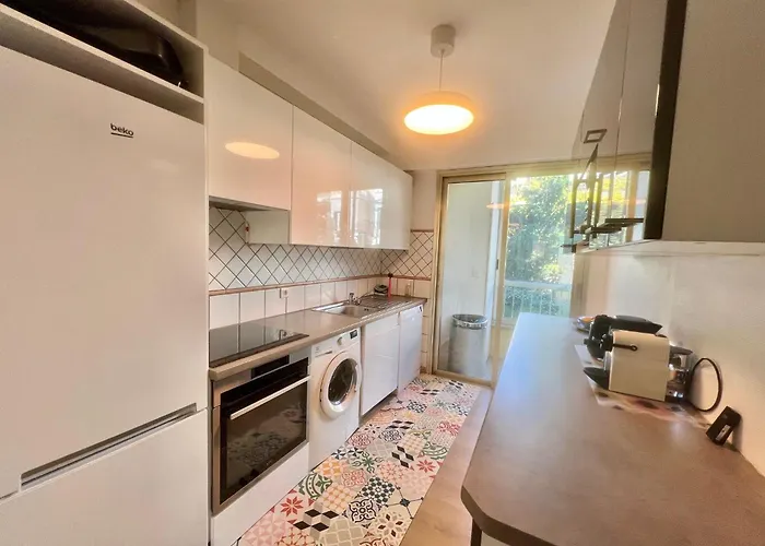 June 2 Bedrooms With Pool Daire Cannes