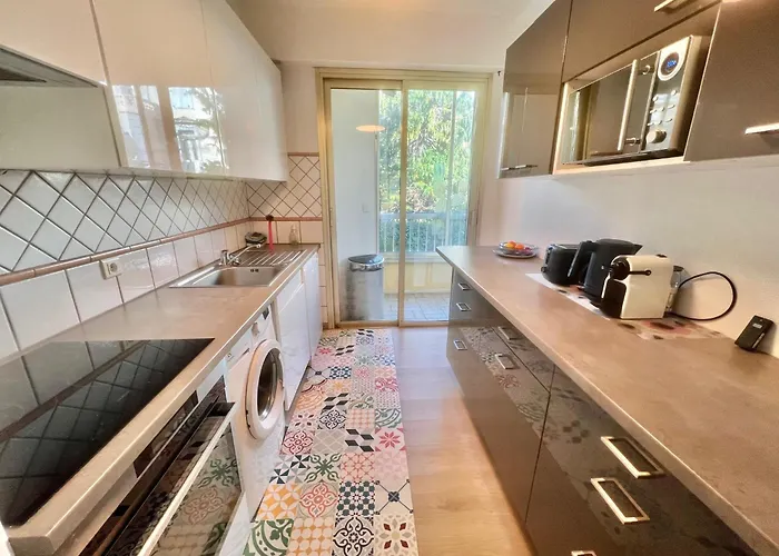 June 2 Bedrooms With Pool Daire Cannes