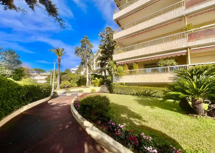 June 2 Bedrooms With Pool Daire